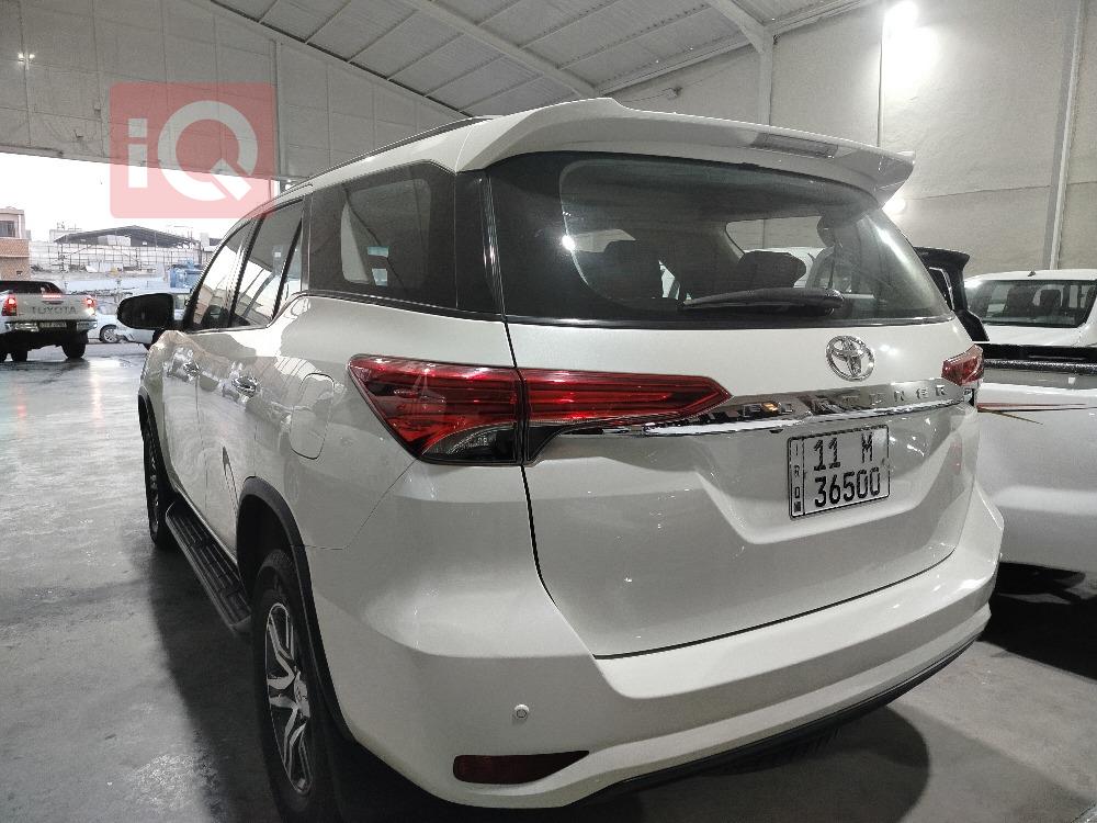 تۆیۆتا فرۆنتلاندەر